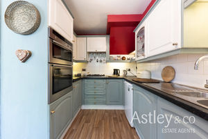 Kitchen- click for photo gallery